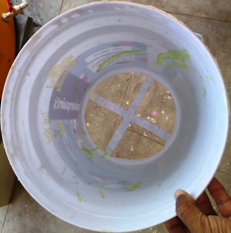 Inner bucket with bottom slot cut inside view.jpg